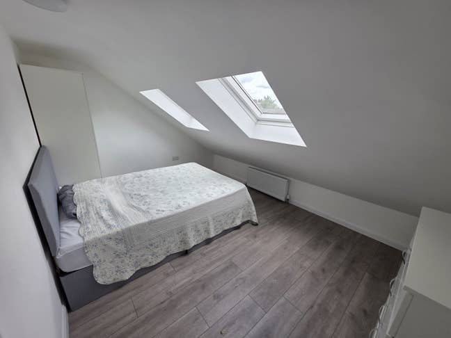 Double rooms for single occupancy in E12 Main Photo