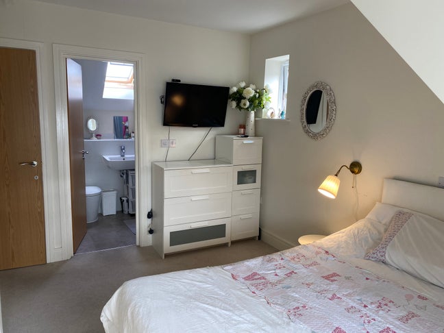 En-suit double room available to rent Main Photo