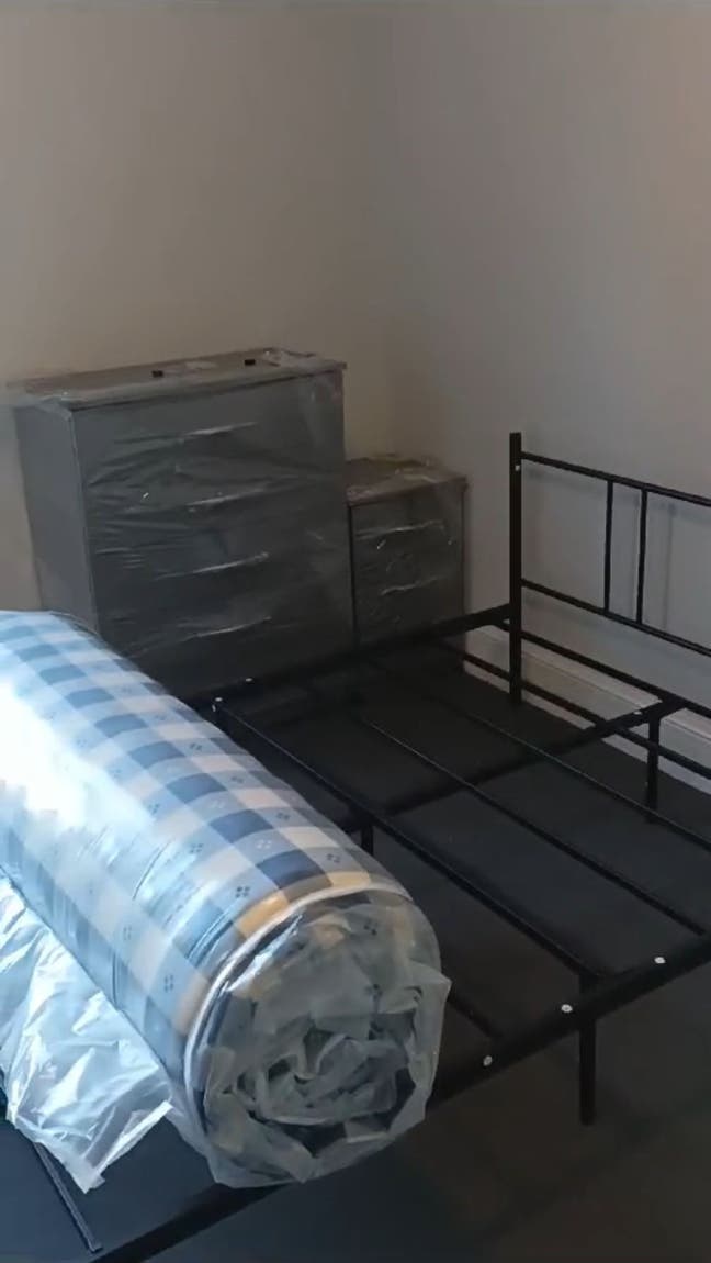 Large Double Room in Dudley Town Centre Main Photo