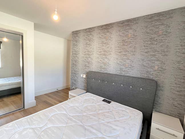 ✨ Your New Home? Room in Lovely 3-Bed Flat Share Main Photo