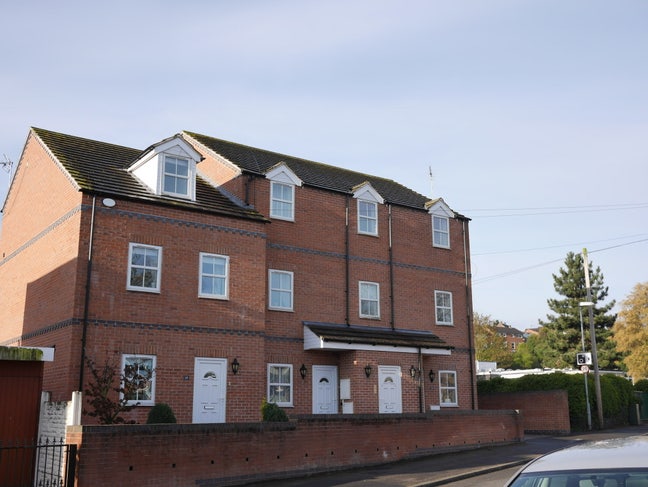Spacious 1 bed Flat Main Photo