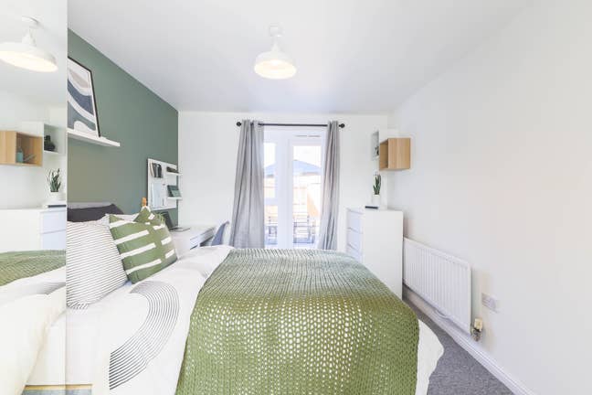 Lovely room in amazing house with great tenants.  Main Photo
