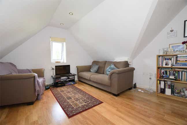 Superb and Spacious 2 Bedroom Apartment Main Photo