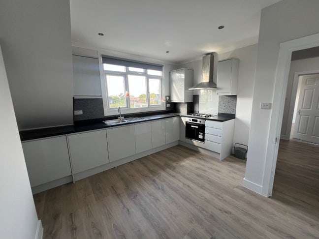 Newly renovated apartment with private garden  Main Photo