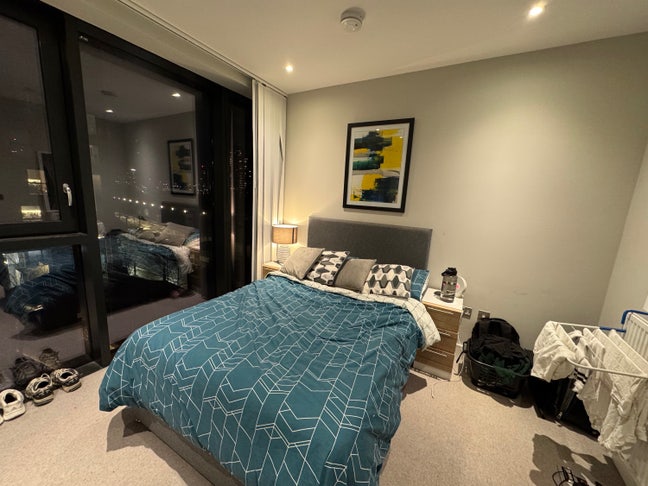Double Room Available Now for 6 Months (E14 Area) Main Photo
