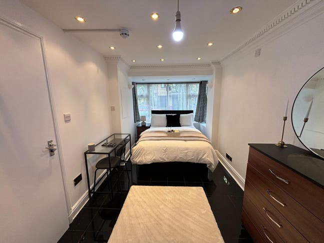 Premium En-Suite In A Prime Location  Main Photo