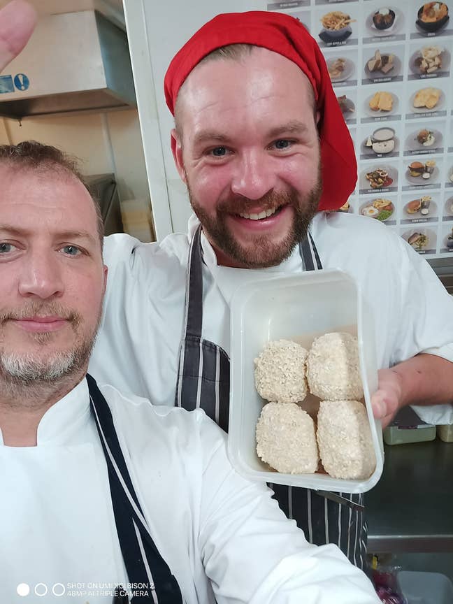 Full time Worker  Main Photo