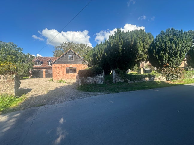 Perfect annex property in gorgeous Hampton Bishop Main Photo