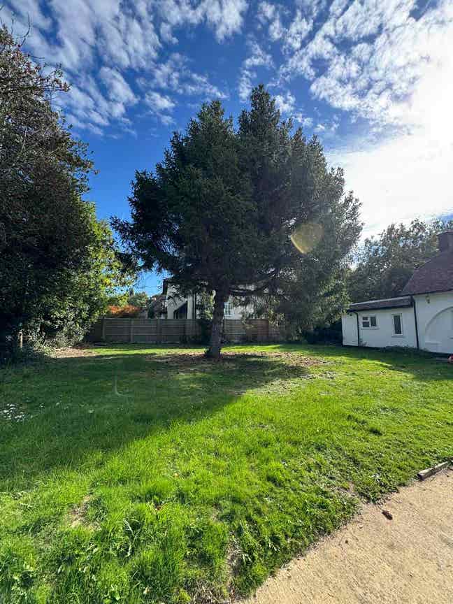 Spacious Double Ensuite Room to Rent – Pegmire Lan Main Photo