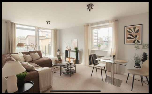 Spare room rent immediately on Berglen Court,Lhous Main Photo