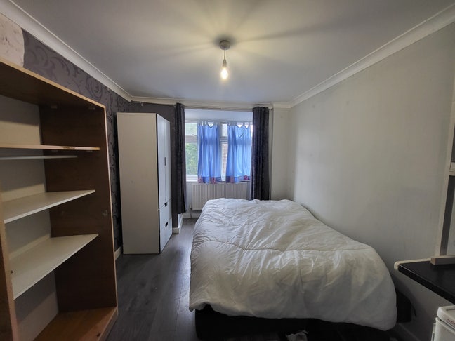 First-flr En-suite double room in Wembley Main Photo