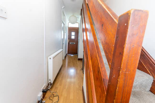 M Crossharbour/Canary wharf 2 rooms avail now Main Photo