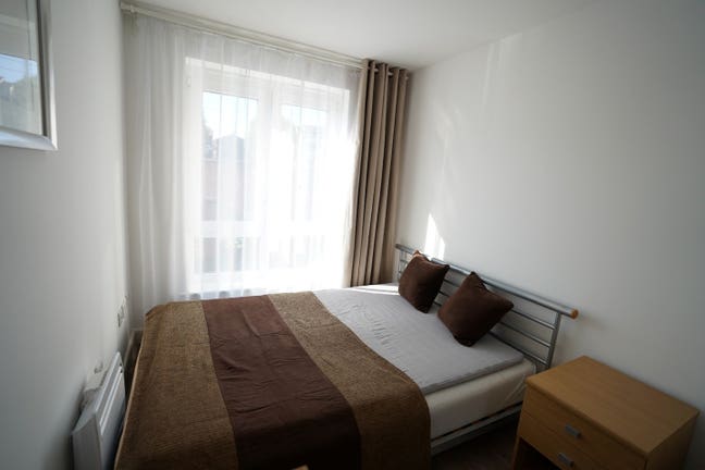 A double room in Bow E3 London (5min from station) Main Photo