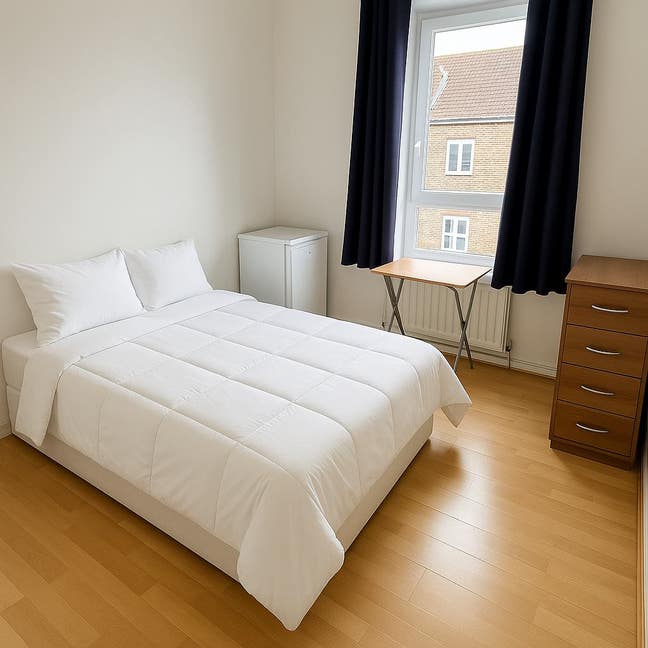 Double Room – Clean & Bright – SW8 1EN Main Photo