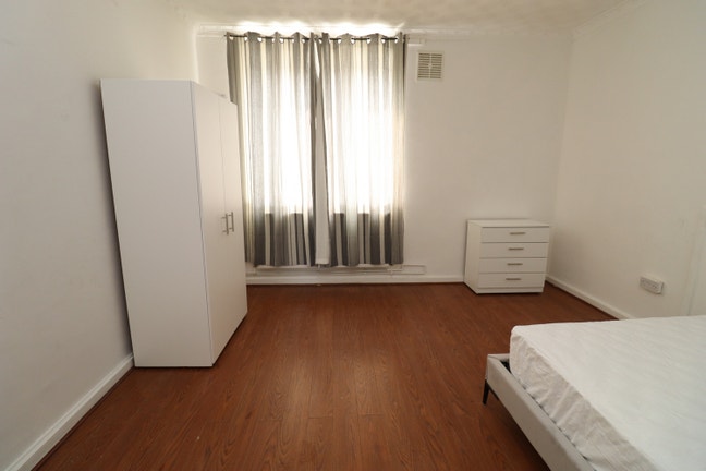 2xDouble nearby City of London/Whitechapel station Main Photo
