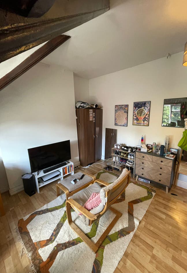 Rooms available in sociable Moseley houseshare Main Photo