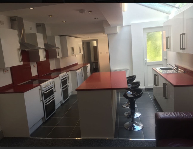 192 Dawlish Road - tenancy takevover asap  Main Photo