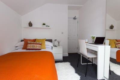 👌 🔥 Quiet Double Room in Great Houseshare 🏡 Main Photo
