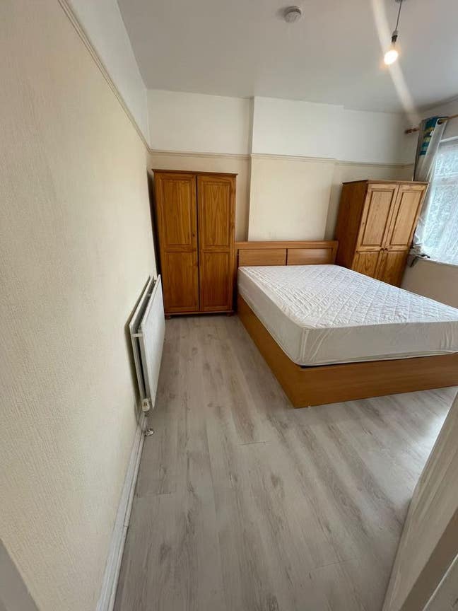 Spacious double room to rent in Streatham, SW16  Main Photo