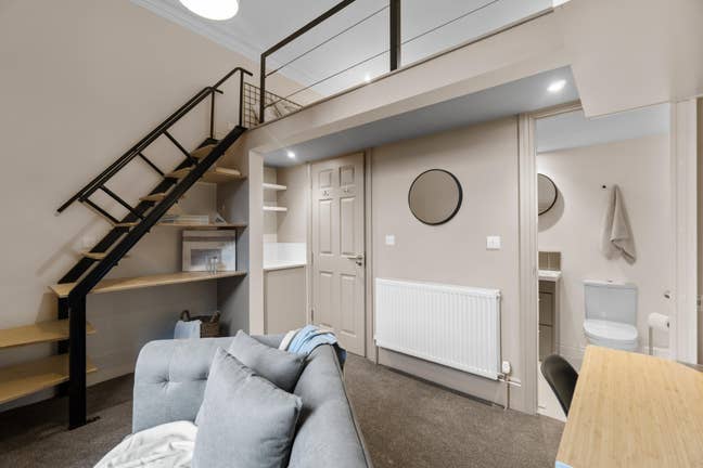 ✨ Outstanding House - Mezzanine Room!✨ Main Photo