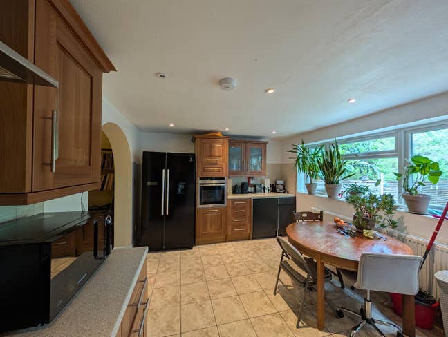 10 Shobden Road  Main Photo