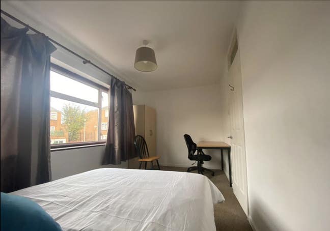 Great Room in N16 Main Photo