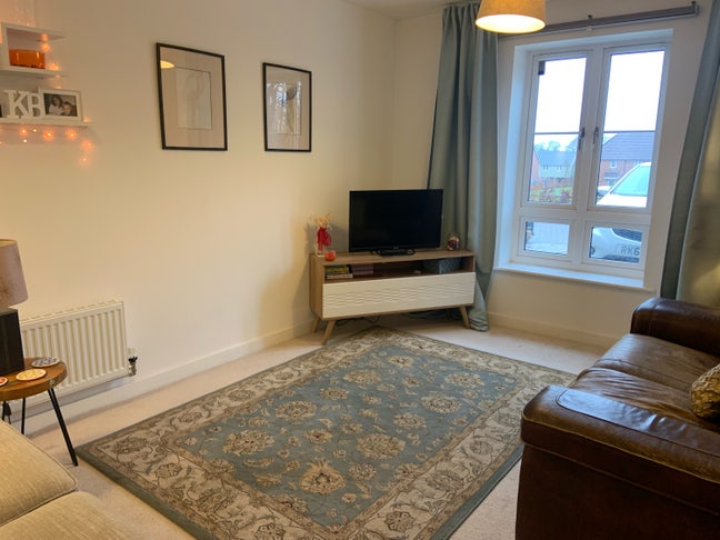  Large single room to rent. Bills included Main Photo