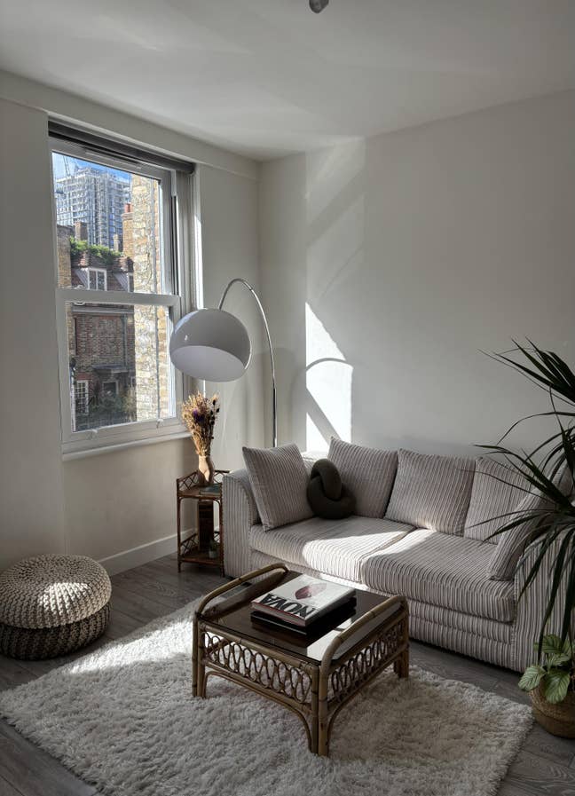 Double bedroom in light and airy Hoxton apartment  Main Photo