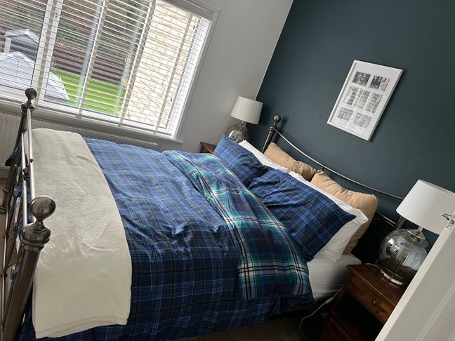 Large double room available in Chippenham  Main Photo
