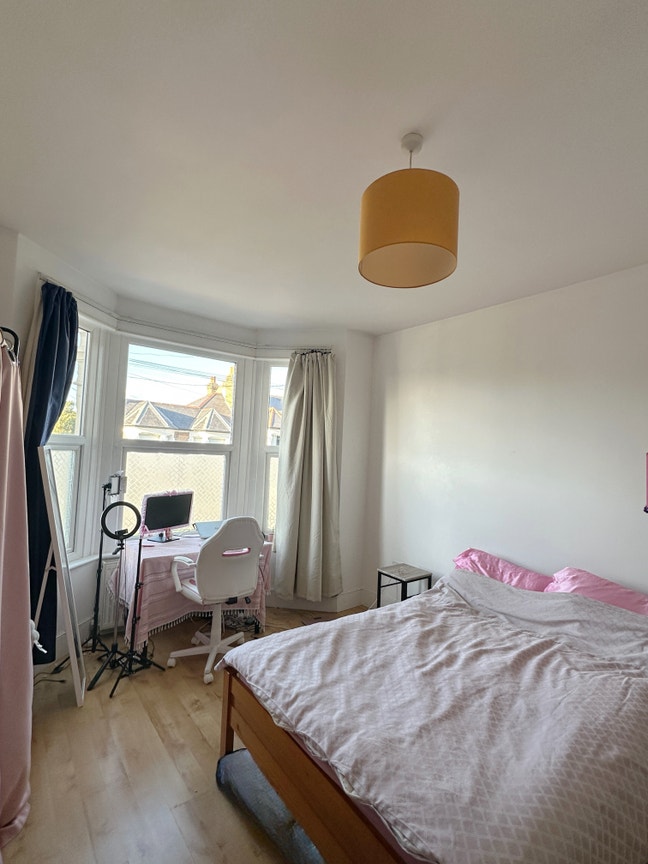 Bright dbl in Hither Green – available end of Oct Main Photo