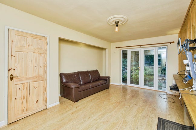  4-Bedroom Detached Home in DE22 Main Photo
