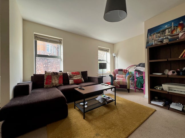 Double Room in 3-bed flatshare Main Photo