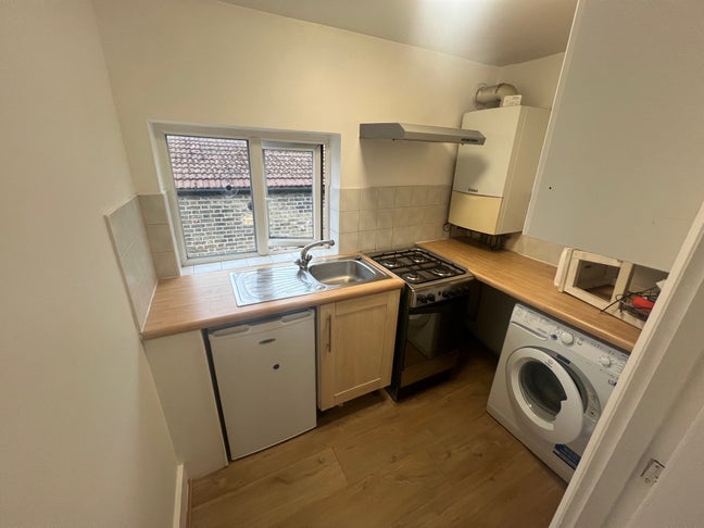 Large Studio | Available Now | N4 Main Photo