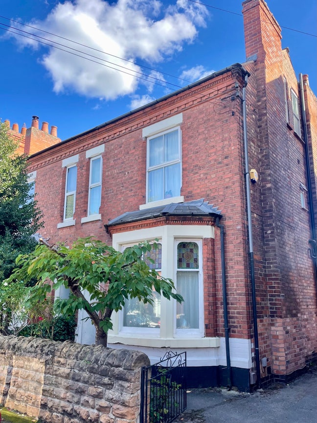 **ALL bills included** Professional shared house Main Photo