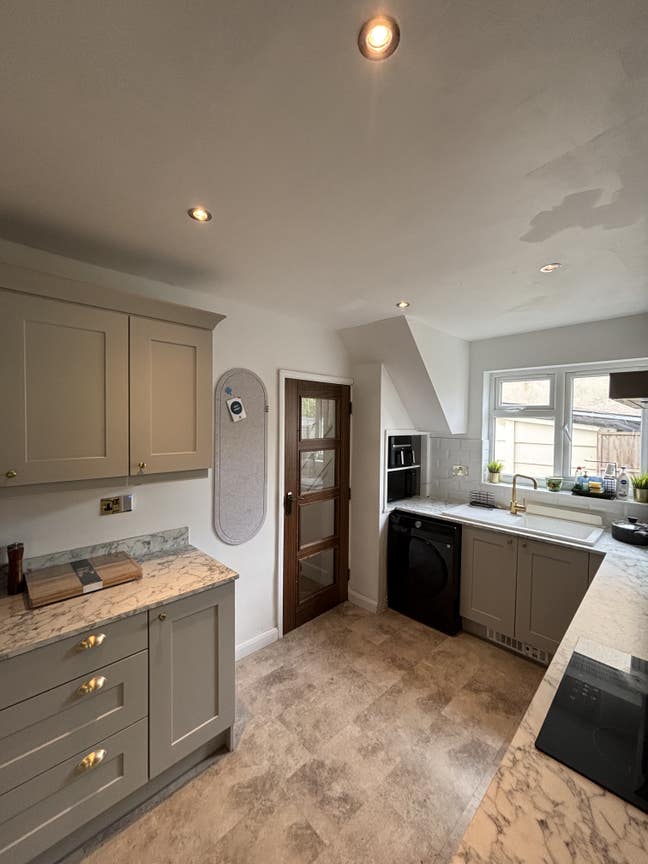 Affordable Room to Rent - Great Location Main Photo