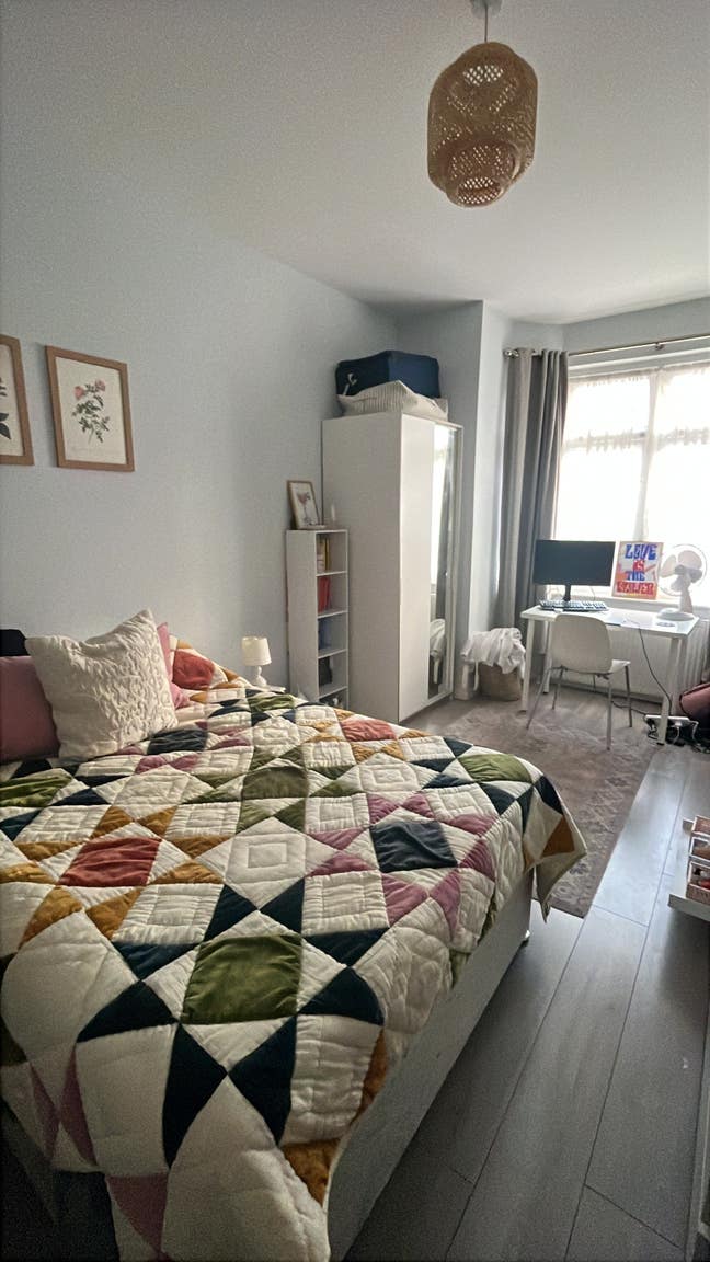 Double room with cleaner and bills incl. Main Photo