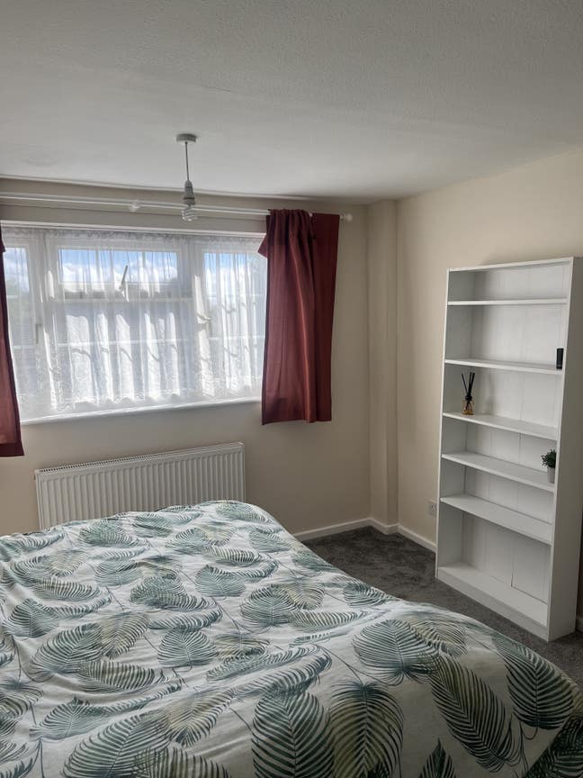 Bright Double Room in Friendly Home – Bills inc. Main Photo