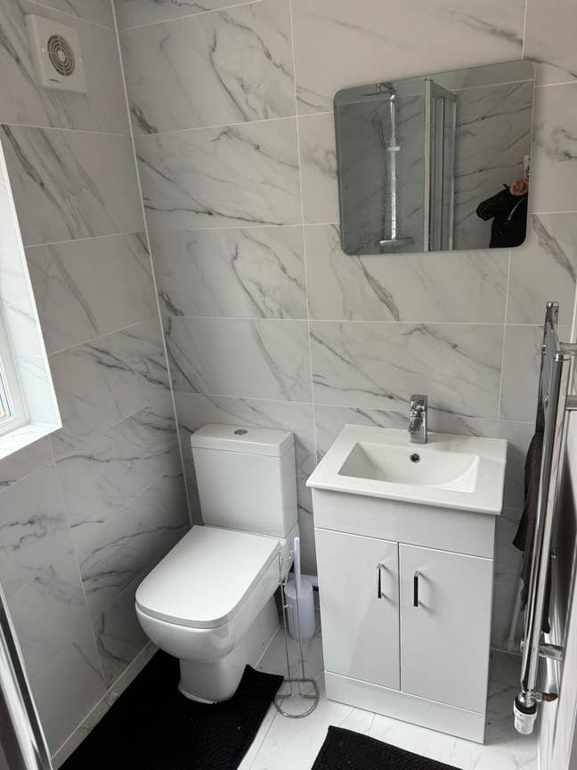 Must Be Seen Modern Shared House – Near Town  Main Photo