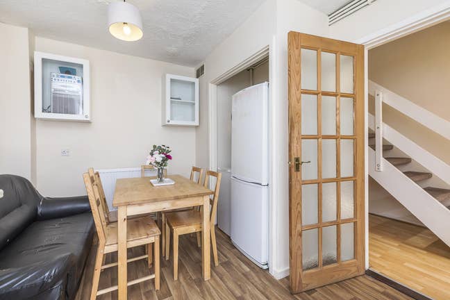 Cheap Single Room Available In Mile End E3  Main Photo