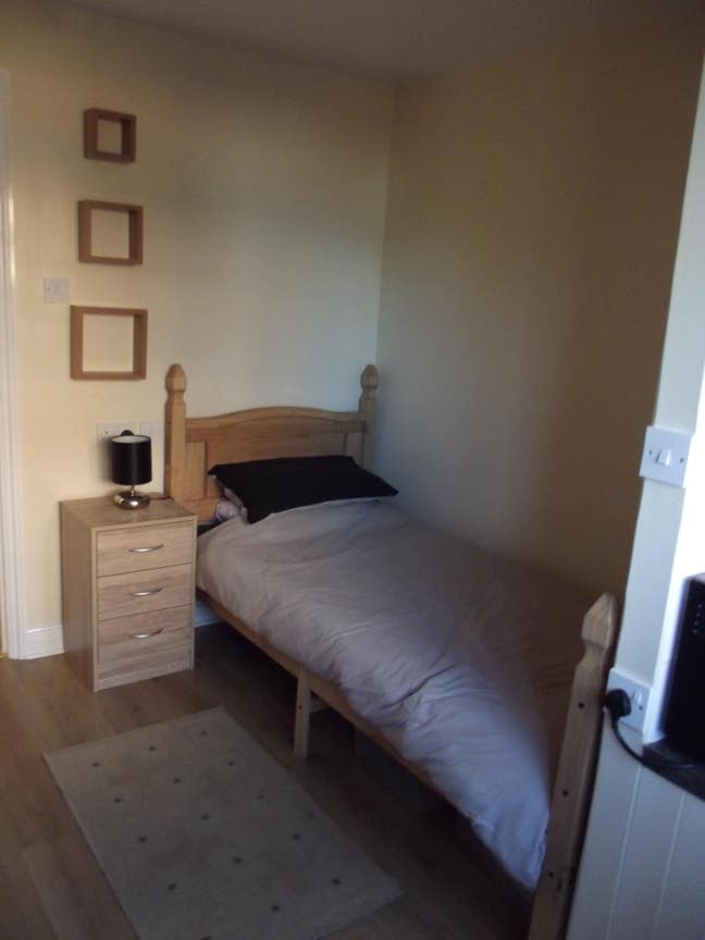 Bed-Sit Type Room Main Photo