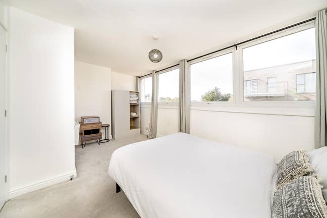 3 Bed Flat - Lewisham Main Photo