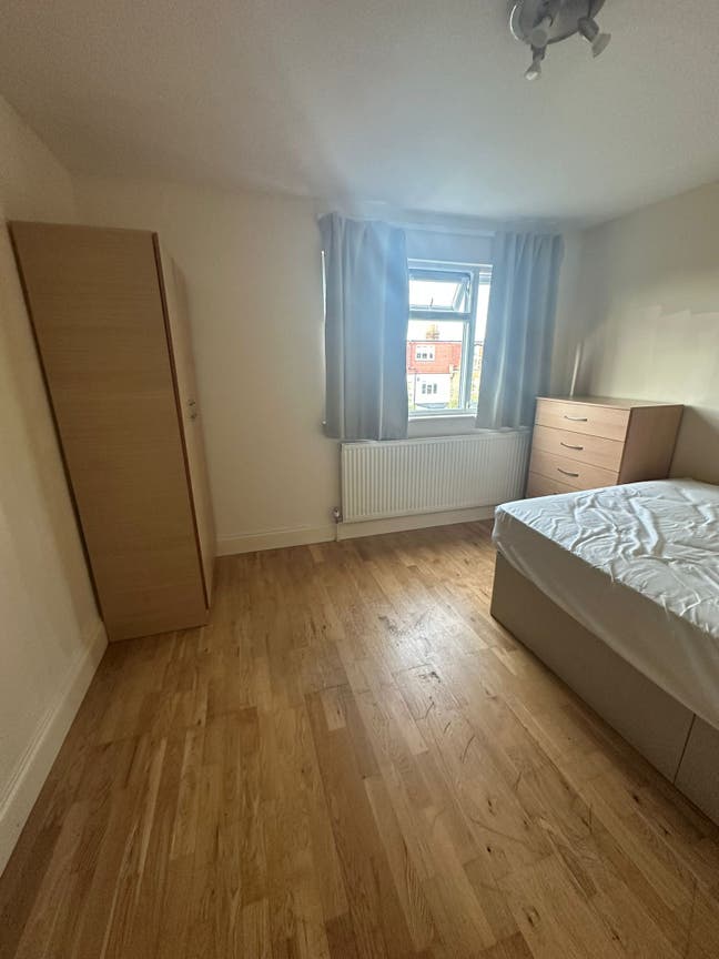  Double room near willesden,Cricklewood& Neasden. Main Photo