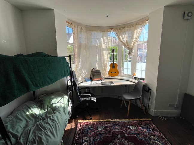 Peaceful Studio Room for Rent in Colindale - £1400 Main Photo