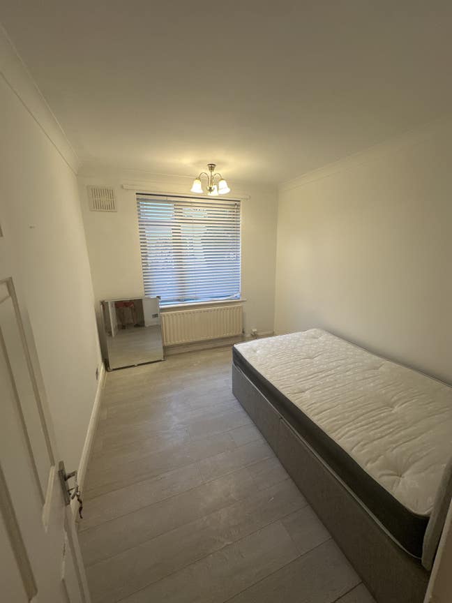 Double room to rent  Main Photo