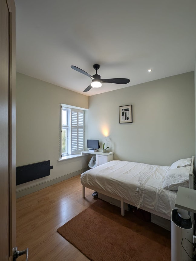 Beautiful Bedroom with En-suit Bathroom Main Photo