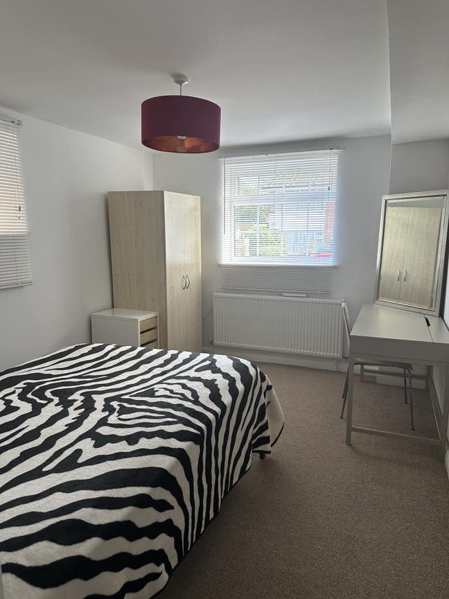 Large double en-suite  Main Photo