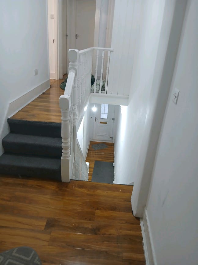 Single bed available in a double room Main Photo
