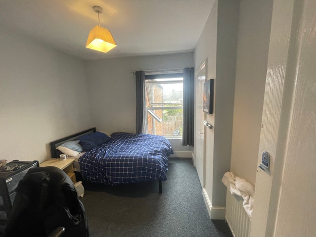 Room for rent  Main Photo