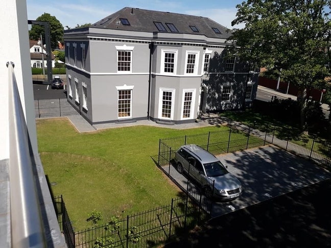 Double En-Suite Room Available in Friendly House Main Photo