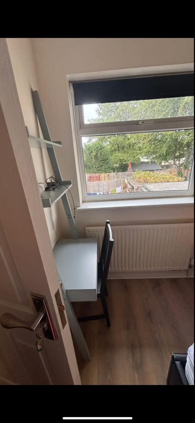 Bedroom in headington Main Photo